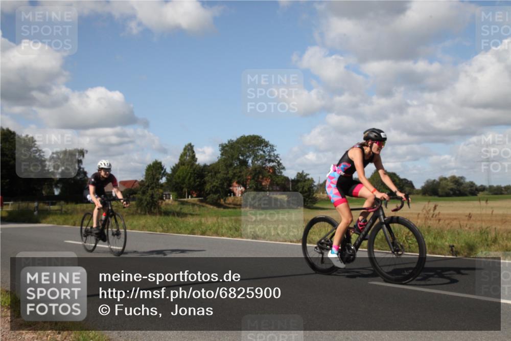 25.08.2024 - Elbe Triathlon Hamburg Fuchs,  Jonas http://msf.ph/oto/6825900 25.08.2024 11:15:23 Radfahren 1689, 1528, 1645 meine-sportfotos.de