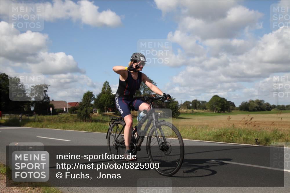25.08.2024 - Elbe Triathlon Hamburg Fuchs,  Jonas http://msf.ph/oto/6825909 25.08.2024 11:15:00 Radfahren 1706, 1491 meine-sportfotos.de