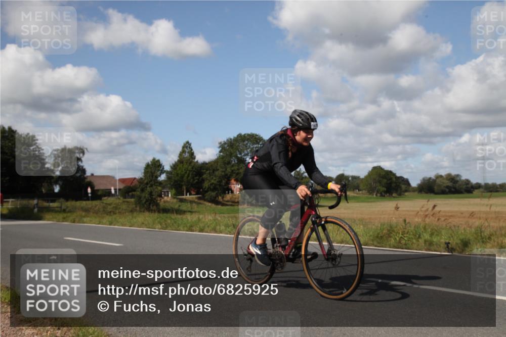 25.08.2024 - Elbe Triathlon Hamburg Fuchs,  Jonas http://msf.ph/oto/6825925 25.08.2024 11:14:37 Radfahren 1478, 1631, 1524, 1643 meine-sportfotos.de
