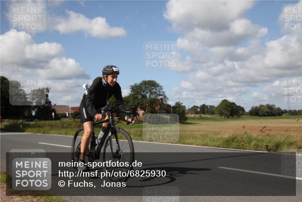 25.08.2024 - Elbe Triathlon Hamburg Fuchs,  Jonas http://msf.ph/oto/6825930 25.08.2024 11:14:25 Radfahren 1486, 757, 1716 meine-sportfotos.de