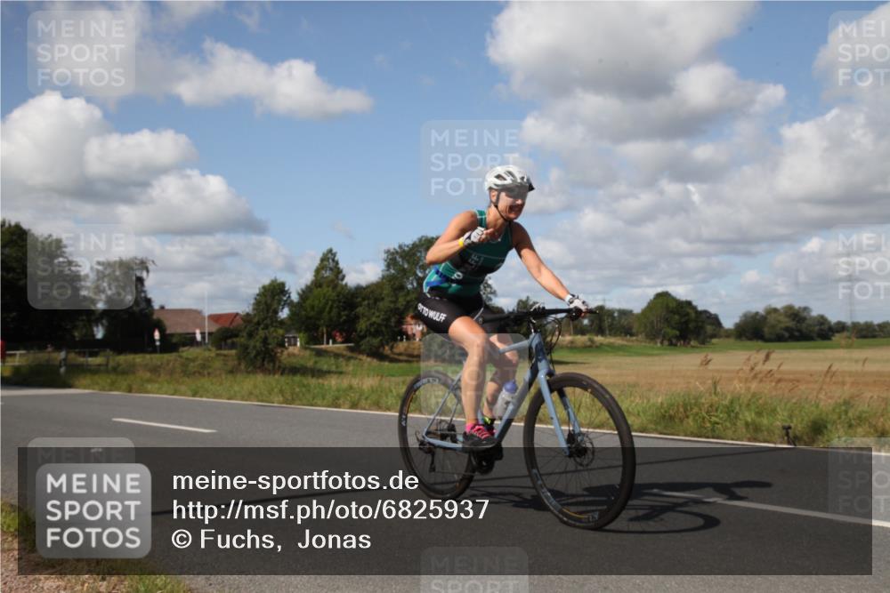 25.08.2024 - Elbe Triathlon Hamburg Fuchs,  Jonas http://msf.ph/oto/6825937 25.08.2024 11:14:17 Radfahren 1523, 1486 meine-sportfotos.de
