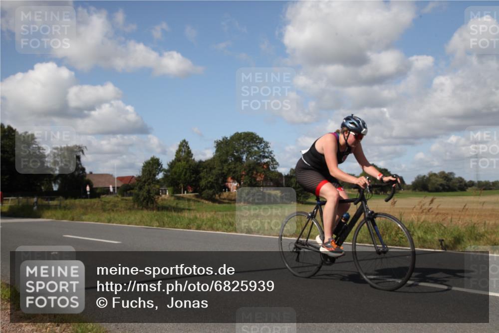 25.08.2024 - Elbe Triathlon Hamburg Fuchs,  Jonas http://msf.ph/oto/6825939 25.08.2024 11:13:48 Radfahren 151 meine-sportfotos.de