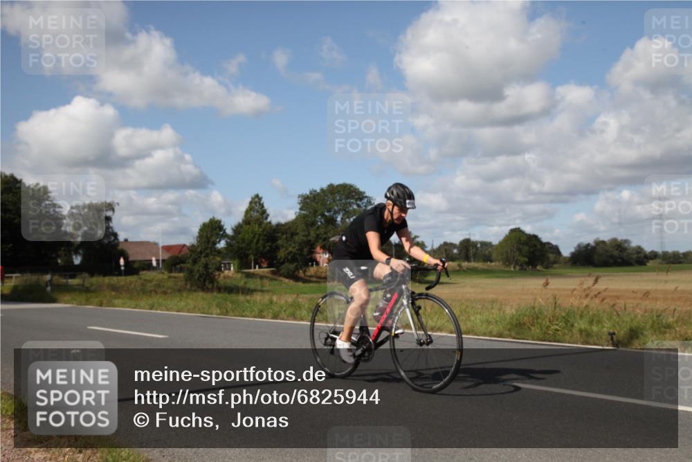 25.08.2024 - Elbe Triathlon Hamburg Fuchs,  Jonas http://msf.ph/oto/6825944 25.08.2024 11:13:24 Radfahren 1545, 1585 meine-sportfotos.de