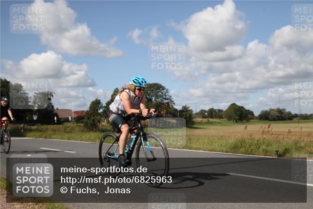 25.08.2024 - Elbe Triathlon Hamburg Fuchs,  Jonas http://msf.ph/oto/6825963 25.08.2024 11:12:50 Radfahren 1576, 1512, 1550, 1493, 1539, 1533 meine-sportfotos.de