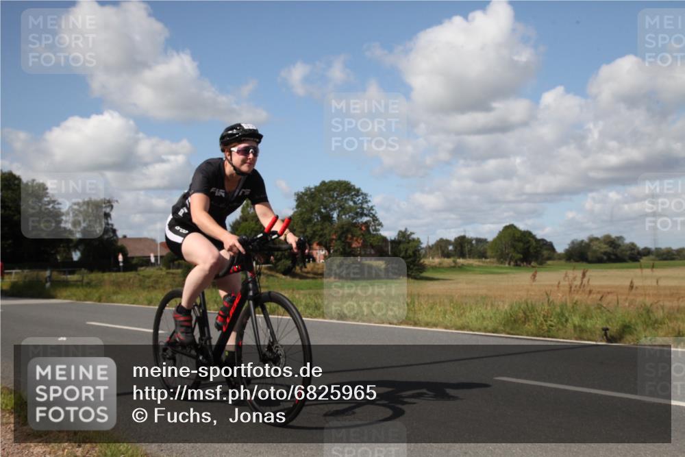 25.08.2024 - Elbe Triathlon Hamburg Fuchs,  Jonas http://msf.ph/oto/6825965 25.08.2024 11:12:49 Radfahren 1554, 1576, 1512, 1550, 1493, 1539, 1533 meine-sportfotos.de