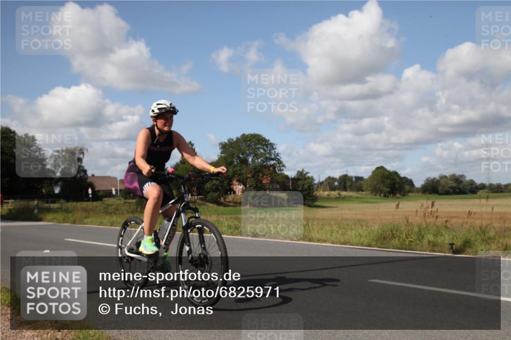 25.08.2024 - Elbe Triathlon Hamburg Fuchs,  Jonas http://msf.ph/oto/6825971 25.08.2024 11:12:44 Radfahren 1563, 1672, 1595, 1590, 1554, 1576, 1512, 1550, 1493 meine-sportfotos.de
