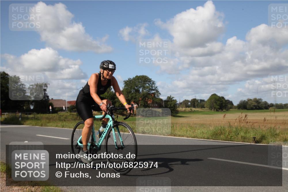 25.08.2024 - Elbe Triathlon Hamburg Fuchs,  Jonas http://msf.ph/oto/6825974 25.08.2024 11:12:42 Radfahren 1563, 1672, 1595, 1590, 1554, 1576, 1512 meine-sportfotos.de