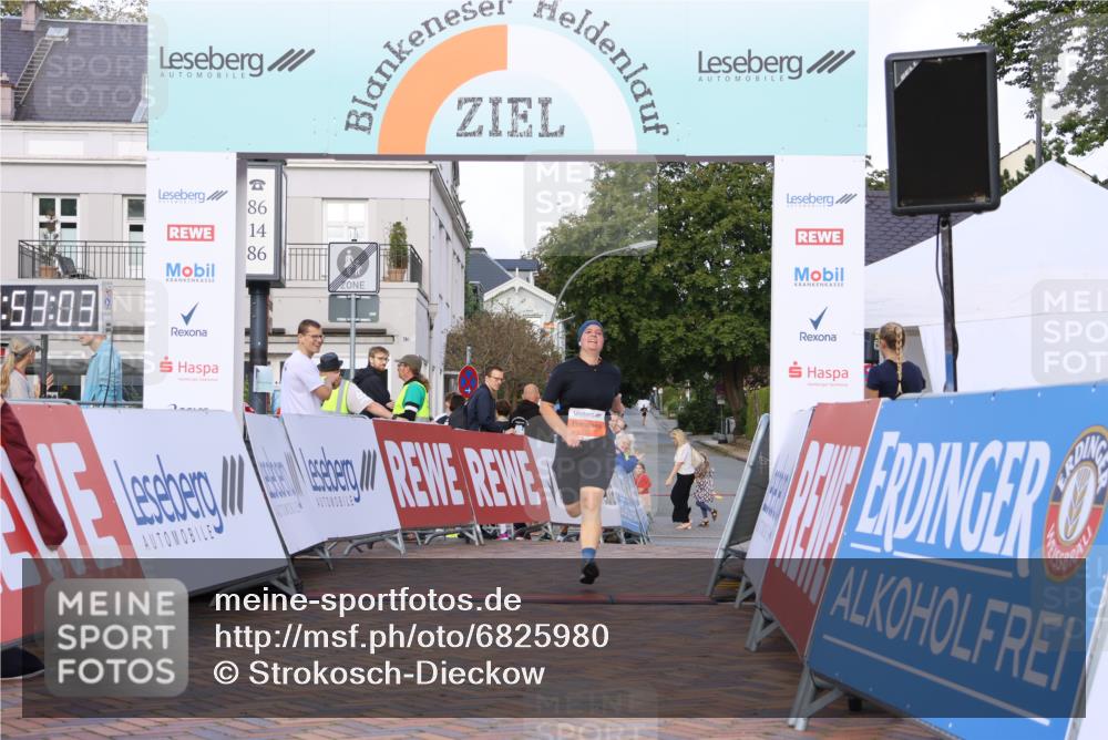 25.08.2024 - 20. Blankeneser Heldenlauf Strokosch-Dieckow http://msf.ph/oto/6825980 25.08.2024 09:53:36 Ziel 181 meine-sportfotos.de