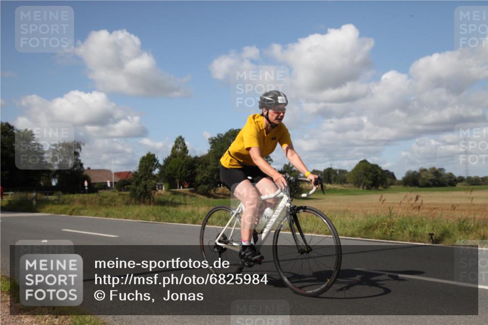 25.08.2024 - Elbe Triathlon Hamburg Fuchs,  Jonas http://msf.ph/oto/6825984 25.08.2024 11:12:09 Radfahren 1510 meine-sportfotos.de