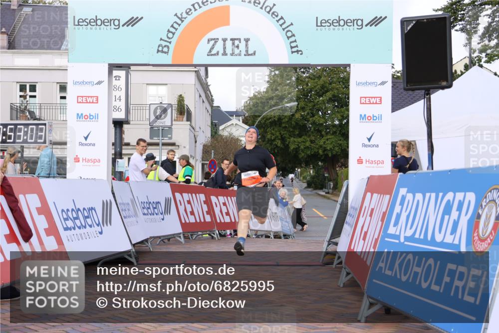 25.08.2024 - 20. Blankeneser Heldenlauf Strokosch-Dieckow http://msf.ph/oto/6825995 25.08.2024 09:53:36 Ziel 181 meine-sportfotos.de