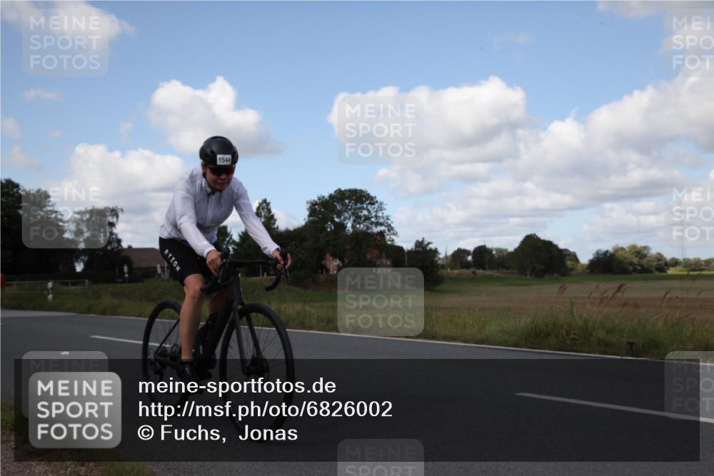 25.08.2024 - Elbe Triathlon Hamburg Fuchs,  Jonas http://msf.ph/oto/6826002 25.08.2024 11:11:09 Radfahren 1501, 1544 meine-sportfotos.de