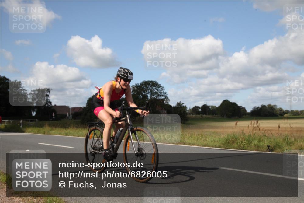 25.08.2024 - Elbe Triathlon Hamburg Fuchs,  Jonas http://msf.ph/oto/6826005 25.08.2024 11:10:59 Radfahren 1423, 1514, 1501 meine-sportfotos.de