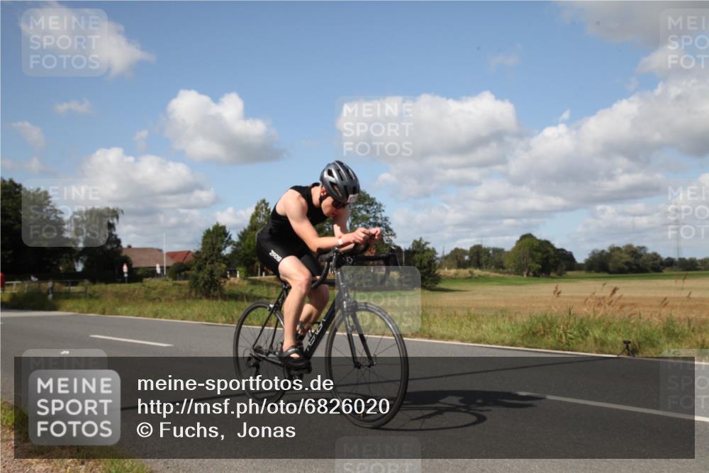 25.08.2024 - Elbe Triathlon Hamburg Fuchs,  Jonas http://msf.ph/oto/6826020 25.08.2024 11:10:44 Radfahren 1707, 1718, 1715, 1529, 791, 1597, 1556 meine-sportfotos.de