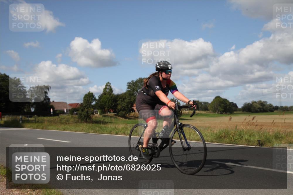 25.08.2024 - Elbe Triathlon Hamburg Fuchs,  Jonas http://msf.ph/oto/6826025 25.08.2024 11:10:41 Radfahren 1707, 1718, 1715, 1529, 791 meine-sportfotos.de