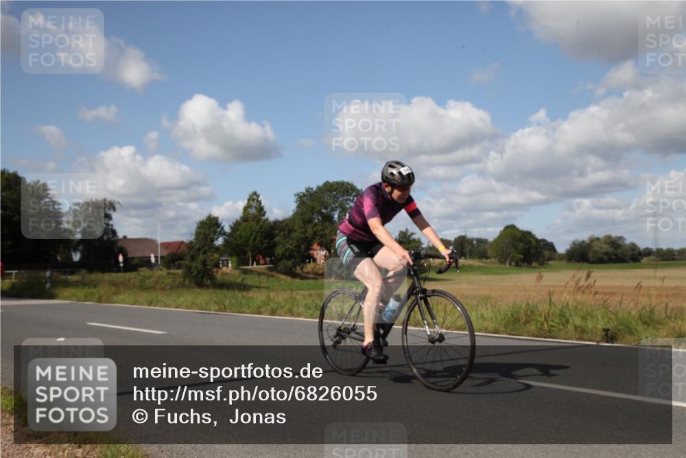 25.08.2024 - Elbe Triathlon Hamburg Fuchs,  Jonas http://msf.ph/oto/6826055 25.08.2024 11:10:16 Radfahren 1655, 1546, 1519, 1668, 1713 meine-sportfotos.de