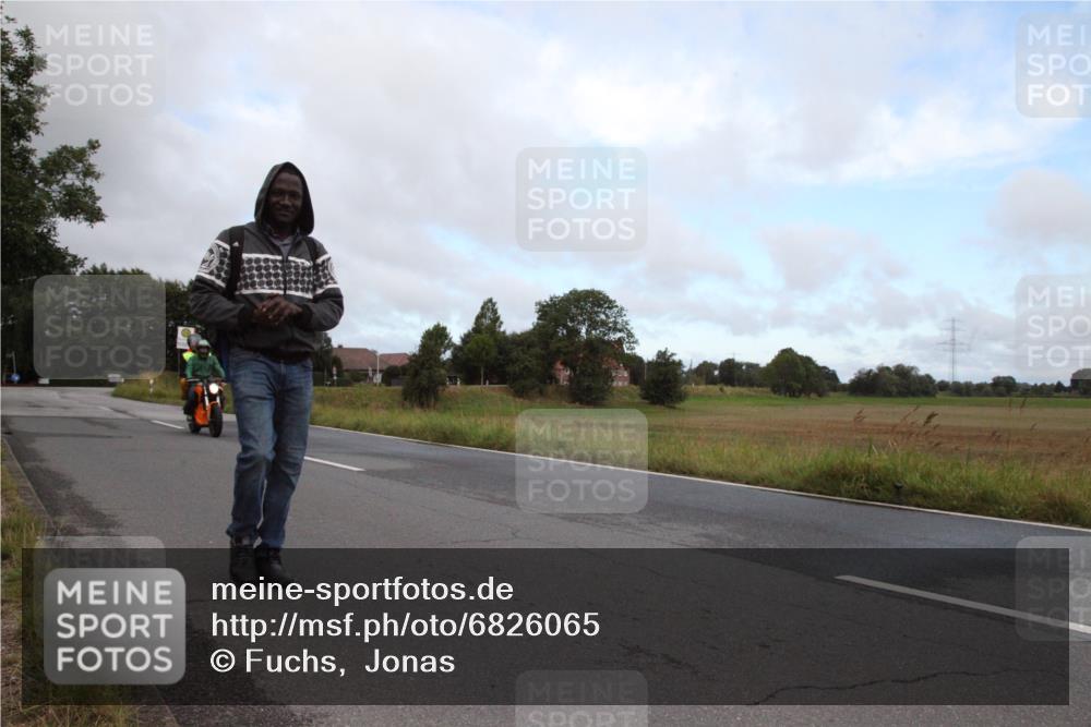 25.08.2024 - Elbe Triathlon Hamburg Fuchs,  Jonas http://msf.ph/oto/6826065 25.08.2024 08:26:12 Radfahren  meine-sportfotos.de