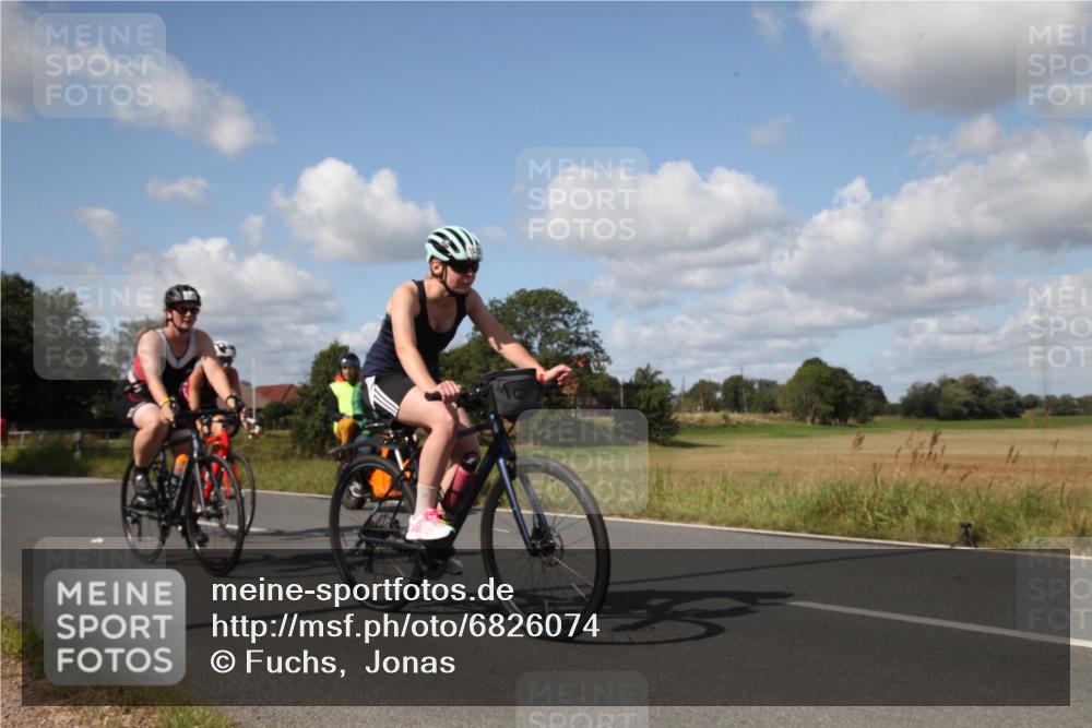 25.08.2024 - Elbe Triathlon Hamburg Fuchs,  Jonas http://msf.ph/oto/6826074 25.08.2024 11:10:02 Radfahren 1671, 1712, 1670, 1572, 1517, 1508 meine-sportfotos.de