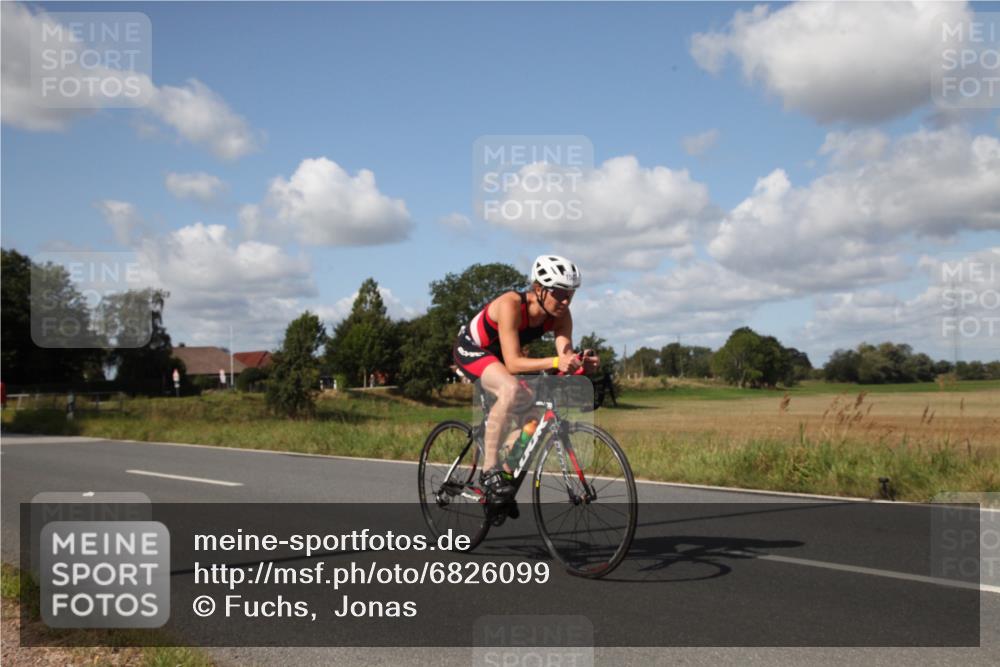 25.08.2024 - Elbe Triathlon Hamburg Fuchs,  Jonas http://msf.ph/oto/6826099 25.08.2024 11:09:36 Radfahren 1579, 1537, 1617, 1648, 1480 meine-sportfotos.de