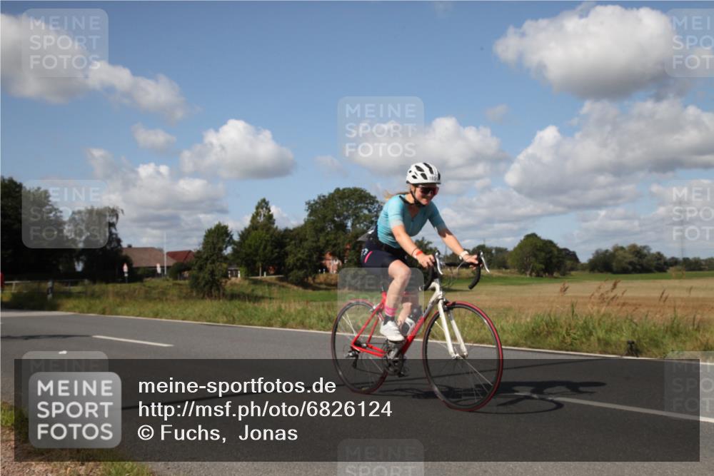 25.08.2024 - Elbe Triathlon Hamburg Fuchs,  Jonas http://msf.ph/oto/6826124 25.08.2024 11:09:15 Radfahren 1502, 1651, 1548, 1599, 1518, 1586 meine-sportfotos.de