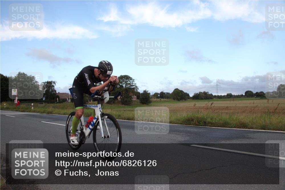 25.08.2024 - Elbe Triathlon Hamburg Fuchs,  Jonas http://msf.ph/oto/6826126 25.08.2024 08:38:51 Radfahren 37 meine-sportfotos.de