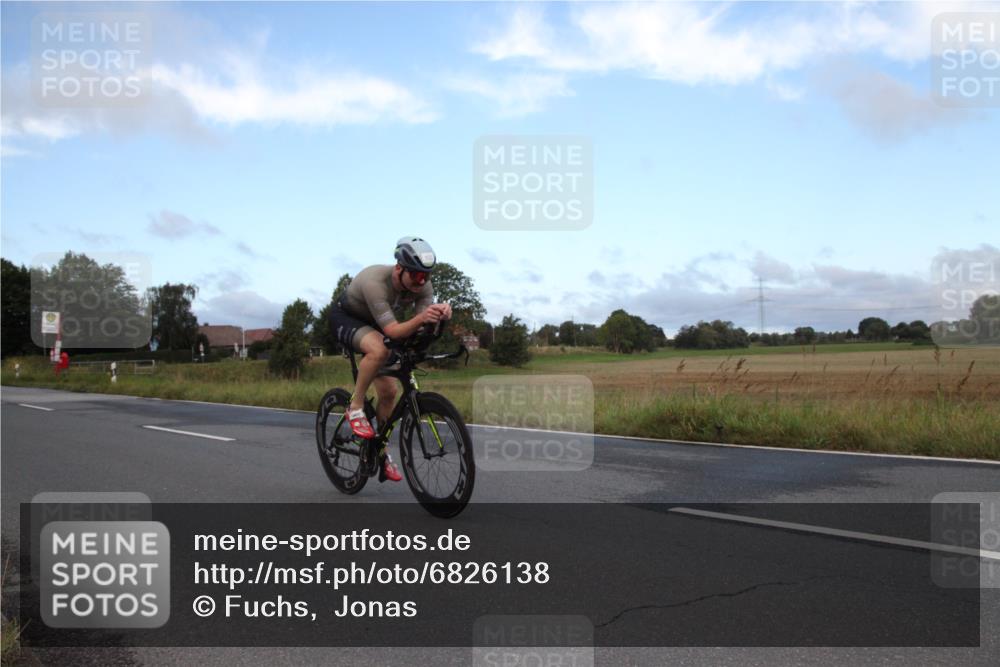 25.08.2024 - Elbe Triathlon Hamburg Fuchs,  Jonas http://msf.ph/oto/6826138 25.08.2024 08:40:01 Radfahren 71, 100 meine-sportfotos.de