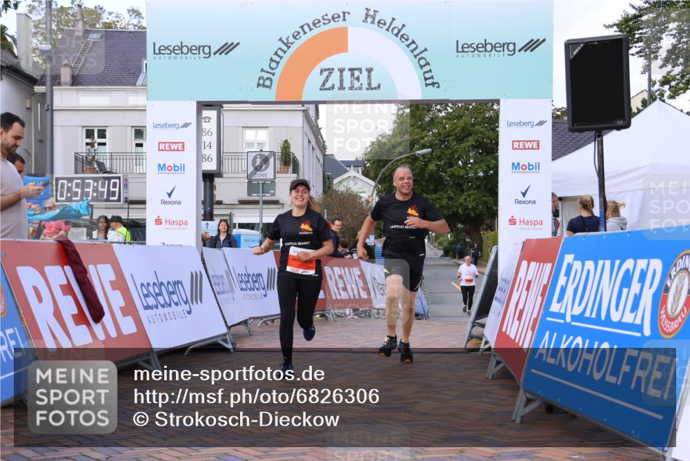 25.08.2024 - 20. Blankeneser Heldenlauf Strokosch-Dieckow http://msf.ph/oto/6826306 25.08.2024 09:54:22 Ziel 229, 230 meine-sportfotos.de