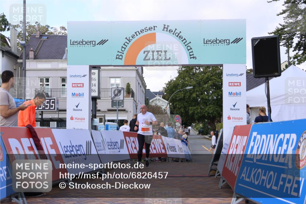 25.08.2024 - 20. Blankeneser Heldenlauf Strokosch-Dieckow http://msf.ph/oto/6826457 25.08.2024 09:54:29 Ziel 116, 229, 230 meine-sportfotos.de
