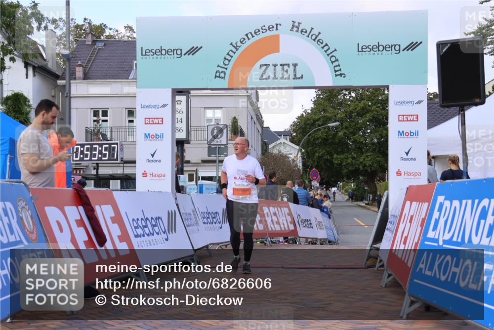 25.08.2024 - 20. Blankeneser Heldenlauf Strokosch-Dieckow http://msf.ph/oto/6826606 25.08.2024 09:54:30 Ziel 116, 229, 230 meine-sportfotos.de