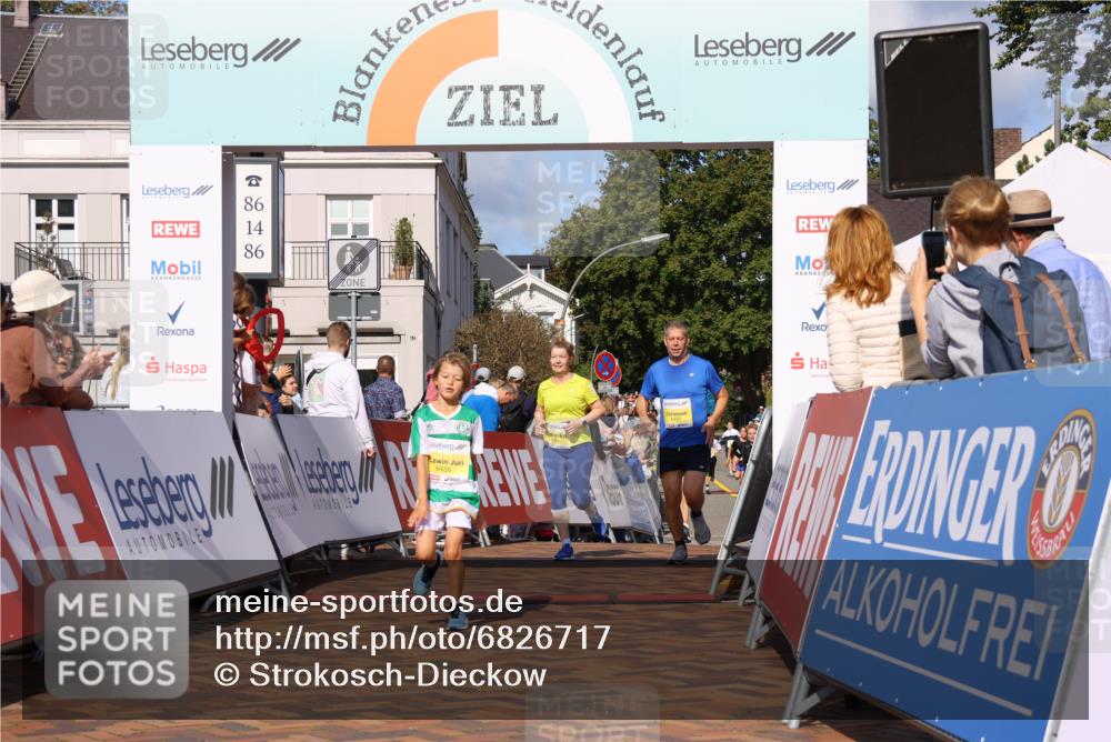 25.08.2024 - 20. Blankeneser Heldenlauf Strokosch-Dieckow http://msf.ph/oto/6826717 25.08.2024 10:25:25 Ziel 6094, 6132, 6455, 6456 meine-sportfotos.de