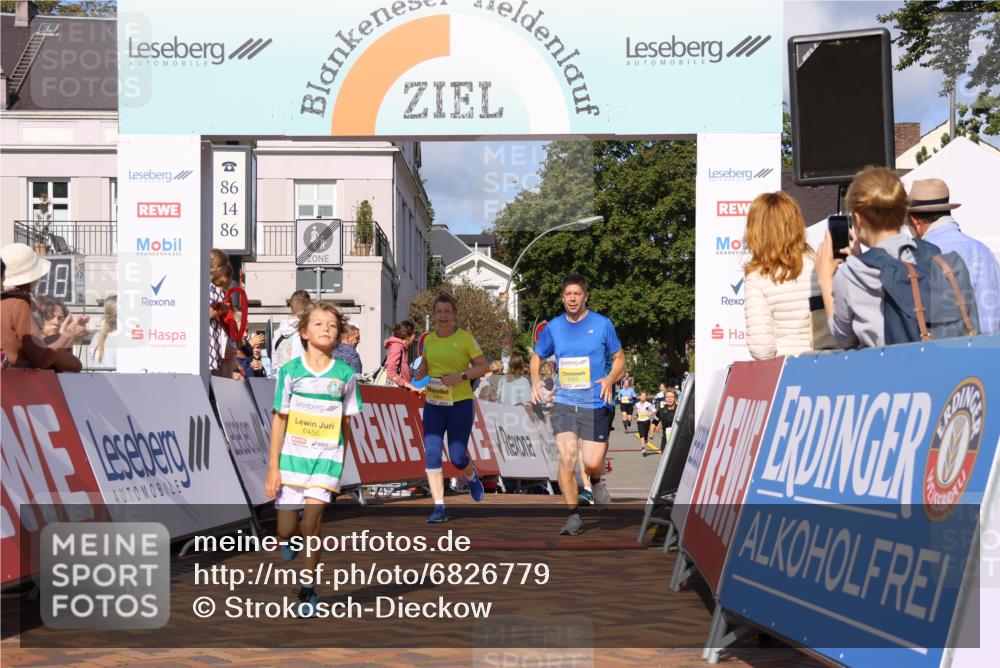 25.08.2024 - 20. Blankeneser Heldenlauf Strokosch-Dieckow http://msf.ph/oto/6826779 25.08.2024 10:25:26 Ziel 6094, 6132, 6455, 6456 meine-sportfotos.de