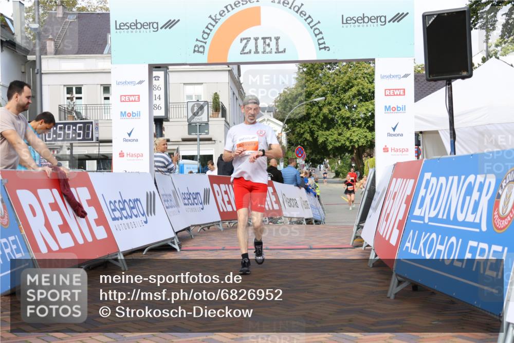 25.08.2024 - 20. Blankeneser Heldenlauf Strokosch-Dieckow http://msf.ph/oto/6826952 25.08.2024 09:55:24 Ziel 107 meine-sportfotos.de