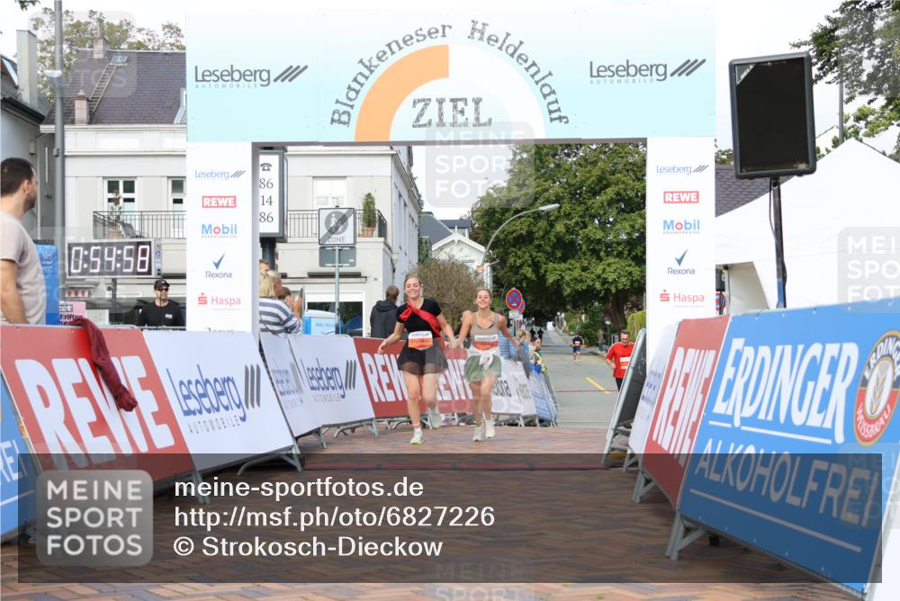25.08.2024 - 20. Blankeneser Heldenlauf Strokosch-Dieckow http://msf.ph/oto/6827226 25.08.2024 09:55:32 Ziel 258, 259 meine-sportfotos.de
