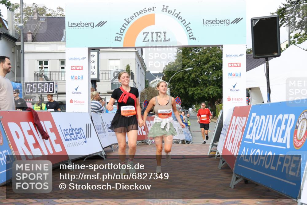 25.08.2024 - 20. Blankeneser Heldenlauf Strokosch-Dieckow http://msf.ph/oto/6827349 25.08.2024 09:55:34 Ziel 245, 246, 258, 259 meine-sportfotos.de