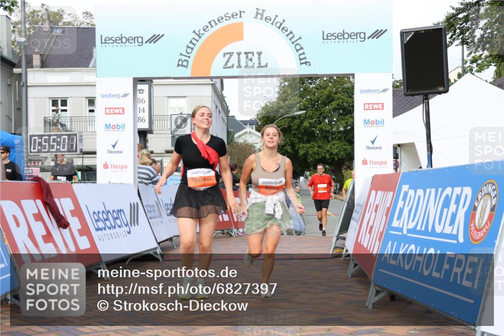 25.08.2024 - 20. Blankeneser Heldenlauf Strokosch-Dieckow http://msf.ph/oto/6827397 25.08.2024 09:55:34 Ziel 245, 246, 258, 259 meine-sportfotos.de