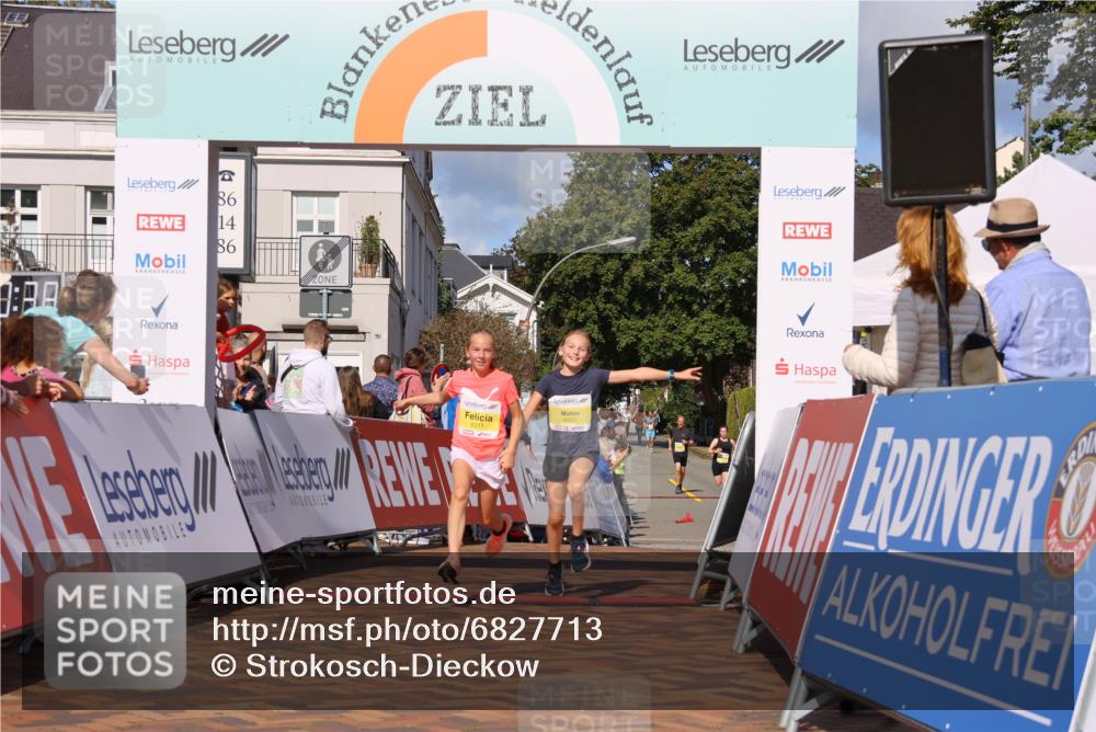 25.08.2024 - 20. Blankeneser Heldenlauf Strokosch-Dieckow http://msf.ph/oto/6827713 25.08.2024 10:25:56 Ziel 6311, 6501, 6522 meine-sportfotos.de