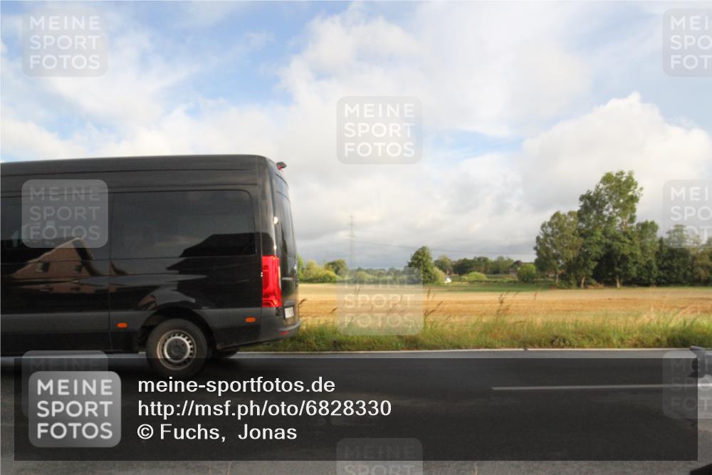 25.08.2024 - Elbe Triathlon Hamburg Fuchs,  Jonas http://msf.ph/oto/6828330 25.08.2024 08:04:34 Radfahren  meine-sportfotos.de