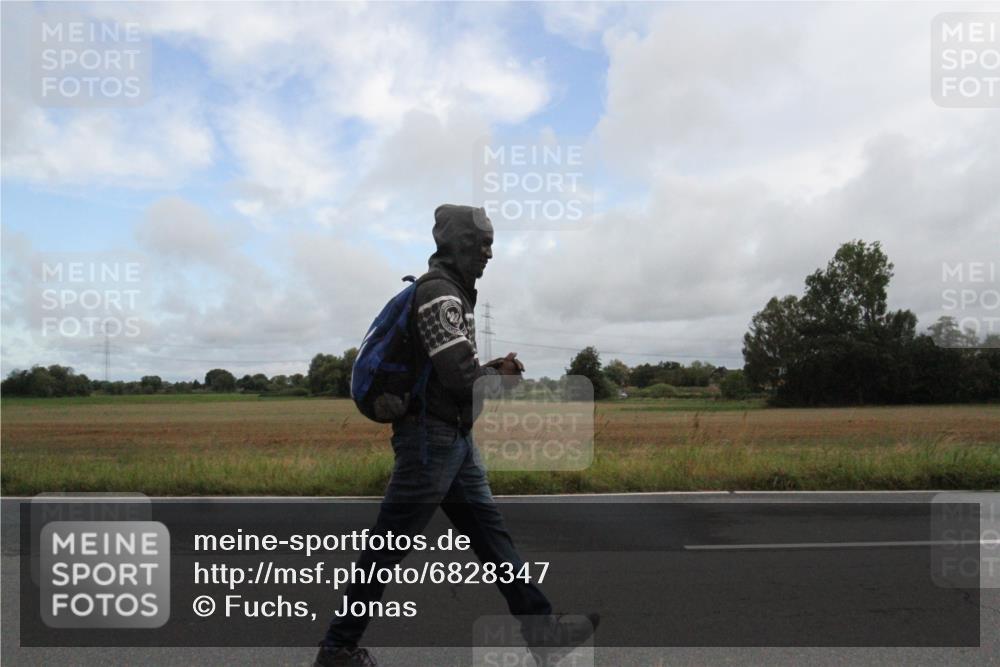 25.08.2024 - Elbe Triathlon Hamburg Fuchs,  Jonas http://msf.ph/oto/6828347 25.08.2024 08:26:09 Radfahren  meine-sportfotos.de
