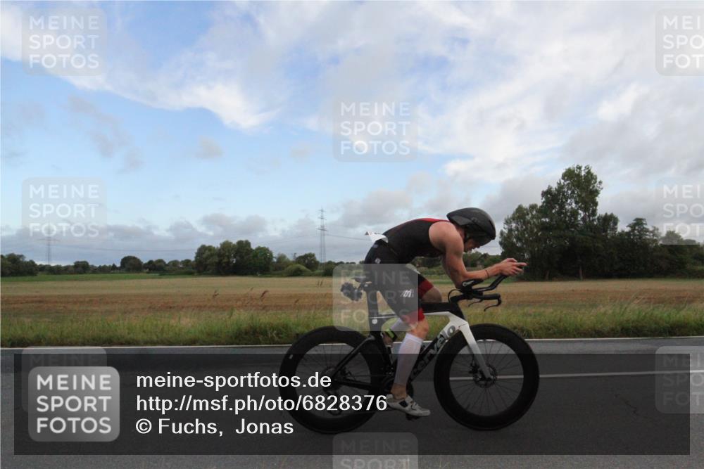 25.08.2024 - Elbe Triathlon Hamburg Fuchs,  Jonas http://msf.ph/oto/6828376 25.08.2024 08:37:53 Radfahren 78, 82 meine-sportfotos.de