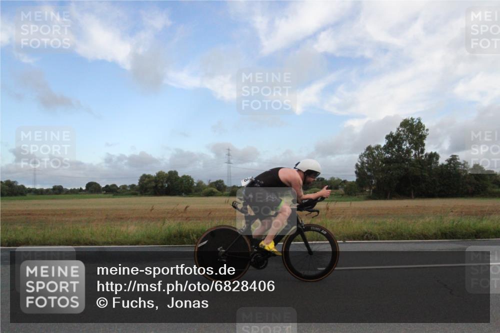 25.08.2024 - Elbe Triathlon Hamburg Fuchs,  Jonas http://msf.ph/oto/6828406 25.08.2024 08:39:30 Radfahren 38 meine-sportfotos.de