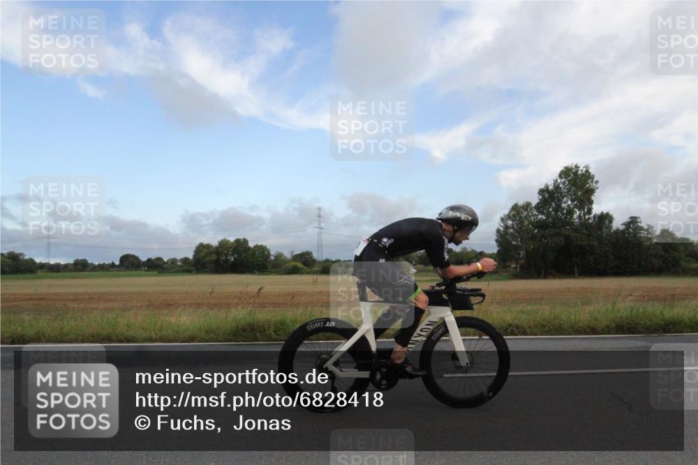 25.08.2024 - Elbe Triathlon Hamburg Fuchs,  Jonas http://msf.ph/oto/6828418 25.08.2024 08:40:14 Radfahren 40 meine-sportfotos.de