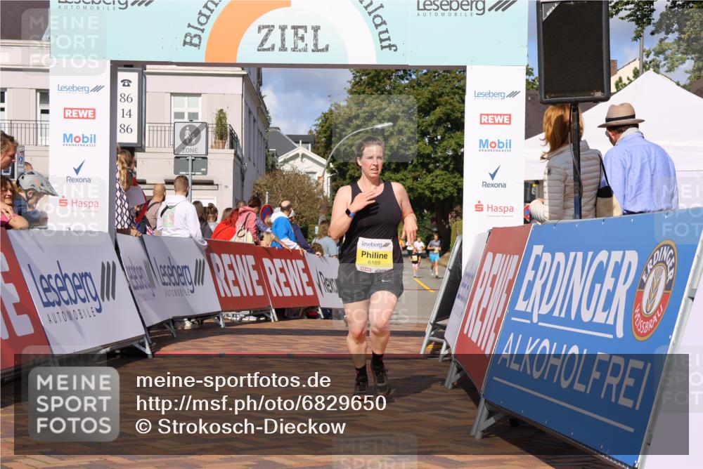 25.08.2024 - 20. Blankeneser Heldenlauf Strokosch-Dieckow http://msf.ph/oto/6829650 25.08.2024 10:26:06 Ziel 6169, 6184 meine-sportfotos.de
