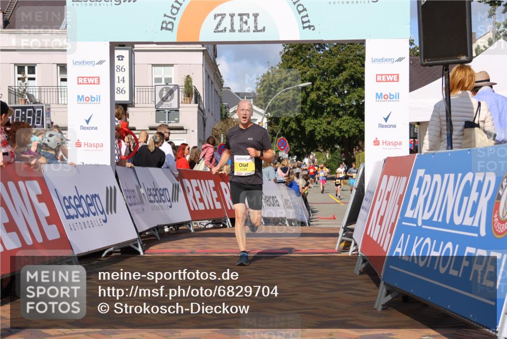 25.08.2024 - 20. Blankeneser Heldenlauf Strokosch-Dieckow http://msf.ph/oto/6829704 25.08.2024 10:26:08 Ziel 6169, 6184 meine-sportfotos.de