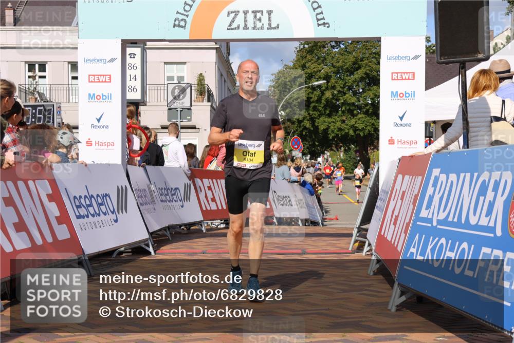 25.08.2024 - 20. Blankeneser Heldenlauf Strokosch-Dieckow http://msf.ph/oto/6829828 25.08.2024 10:26:09 Ziel 6169, 6184 meine-sportfotos.de