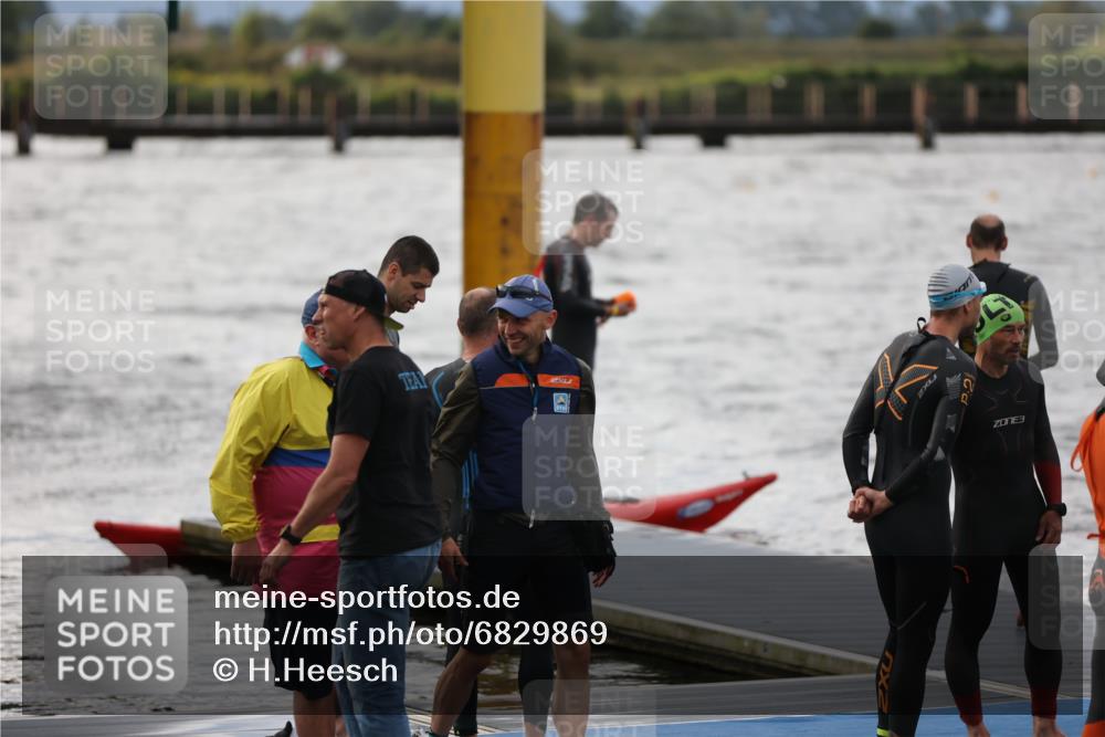 25.08.2024 - Elbe Triathlon Hamburg H.Heesch http://msf.ph/oto/6829869 25.08.2024 07:54:47 Schwimmen  meine-sportfotos.de