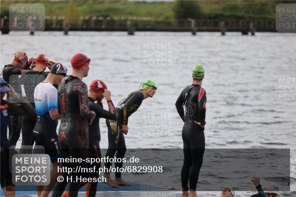 25.08.2024 - Elbe Triathlon Hamburg H.Heesch http://msf.ph/oto/6829908 25.08.2024 07:54:52 Schwimmen  meine-sportfotos.de