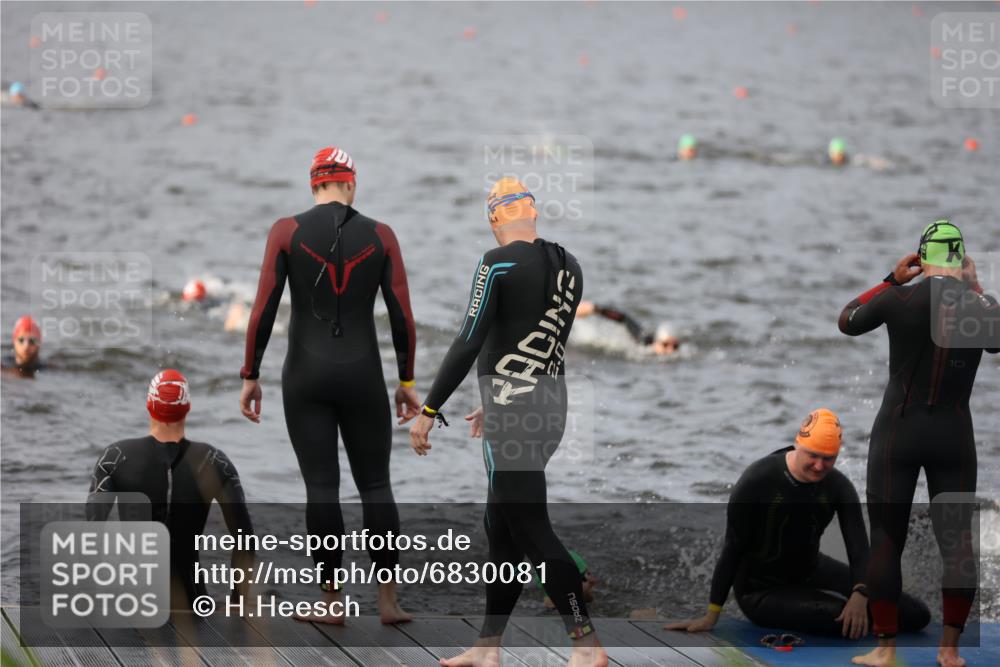 25.08.2024 - Elbe Triathlon Hamburg H.Heesch http://msf.ph/oto/6830081 25.08.2024 07:56:04 Schwimmen  meine-sportfotos.de