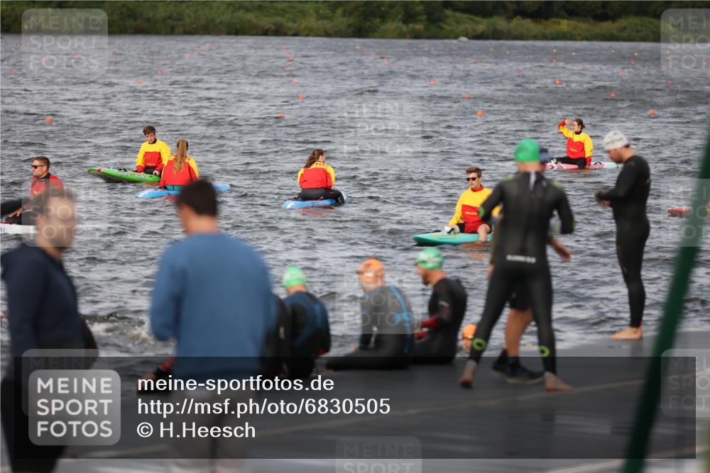25.08.2024 - Elbe Triathlon Hamburg H.Heesch http://msf.ph/oto/6830505 25.08.2024 07:58:31 Schwimmen  meine-sportfotos.de