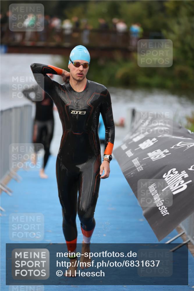 25.08.2024 - Elbe Triathlon Hamburg H.Heesch http://msf.ph/oto/6831637 25.08.2024 08:29:56 Schwimmen 37, 68, 78, 79, 95 meine-sportfotos.de
