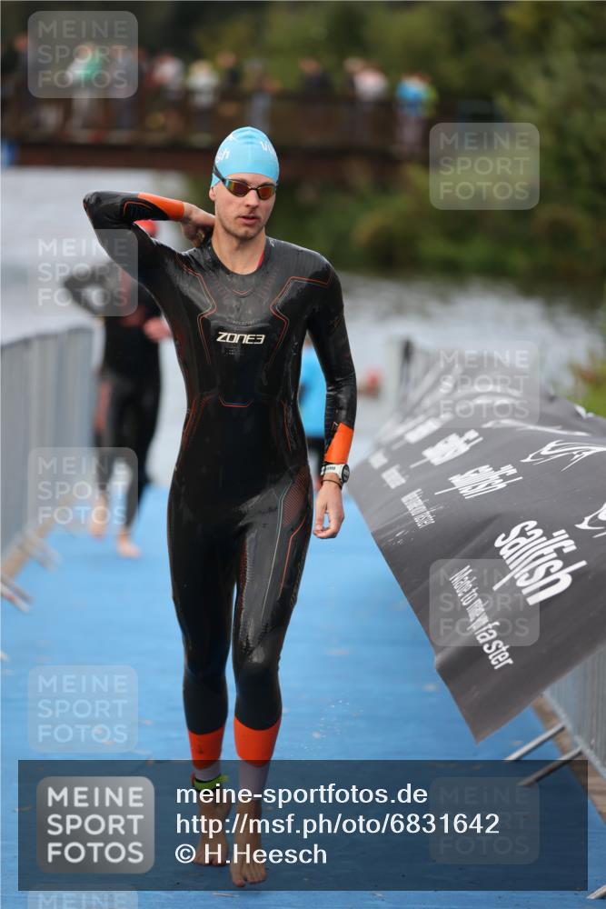 25.08.2024 - Elbe Triathlon Hamburg H.Heesch http://msf.ph/oto/6831642 25.08.2024 08:29:57 Schwimmen 37, 68, 78, 79, 95 meine-sportfotos.de