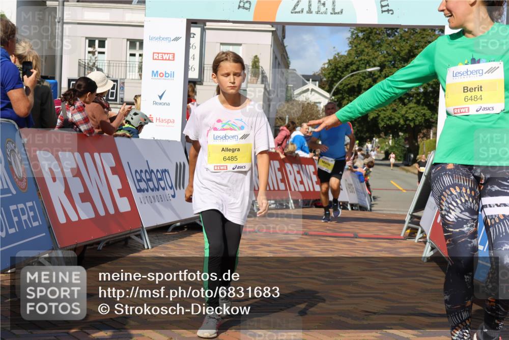 25.08.2024 - 20. Blankeneser Heldenlauf Strokosch-Dieckow http://msf.ph/oto/6831683 25.08.2024 10:26:46 Ziel 6014, 6484, 6485 meine-sportfotos.de